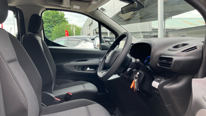 Toyota Proace City Verso 100kW Shuttle Long 50kWh 5dr Auto Electric Estate